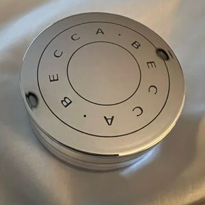 Becca under eye brightening setting powder